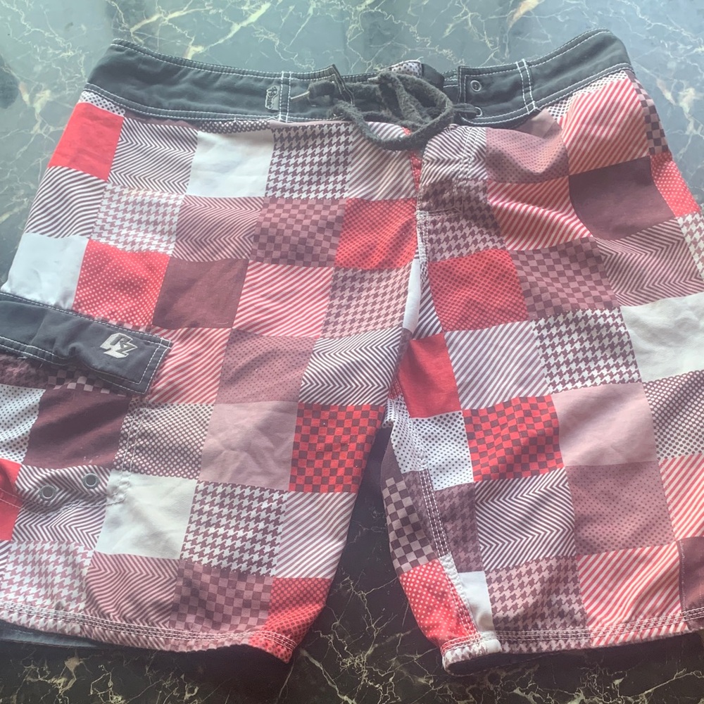 Stylish Men's Checkered Board Shorts - Red and Black